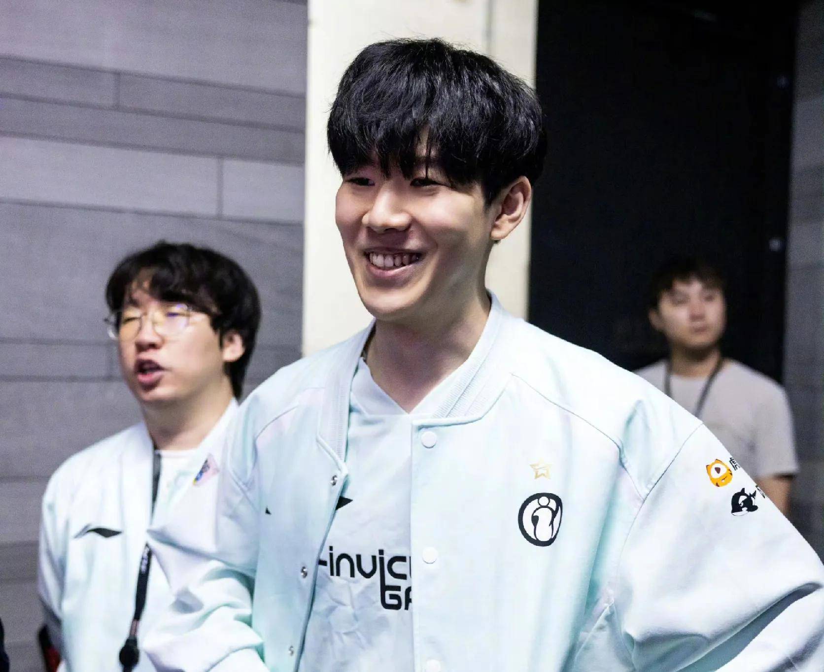 伊涅斯塔是 伊涅斯塔是